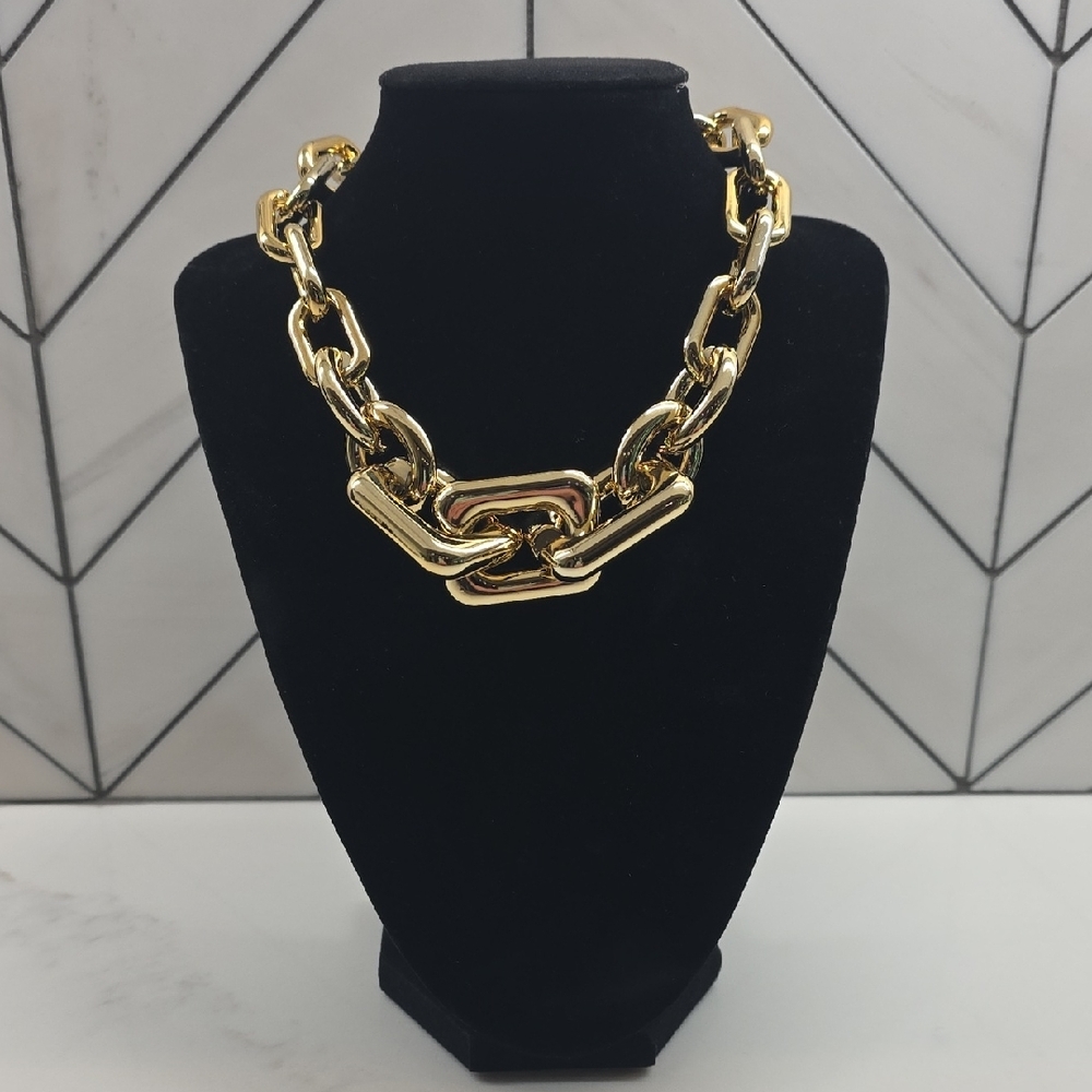Gold Chain Link Necklace - Picture 2 of 4